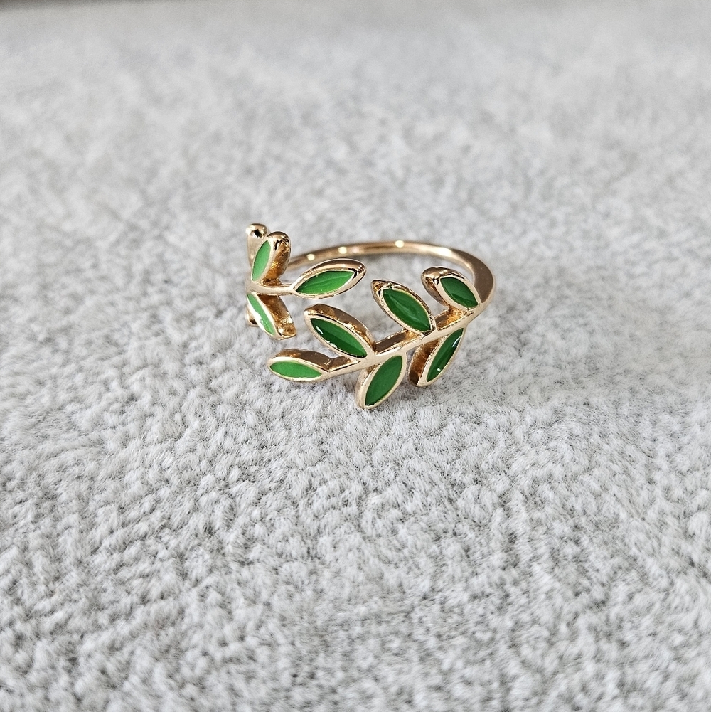 Tree Leaf Open Ring - Picture 4 of 4